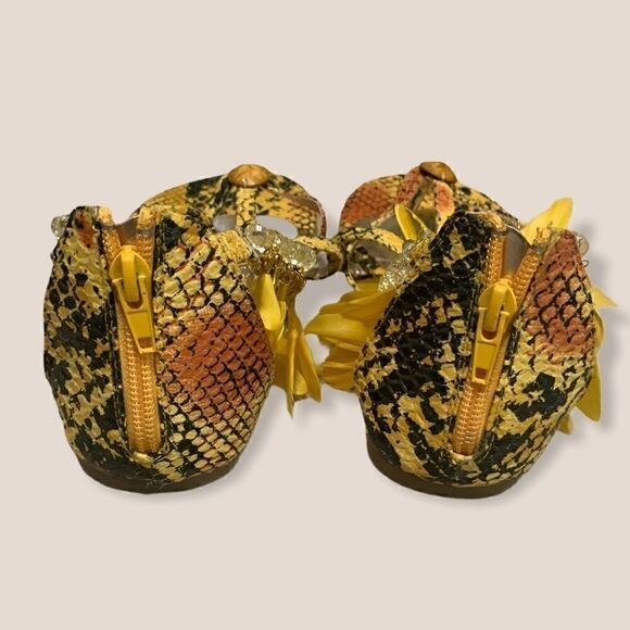 Size 7 Tika Privileged Festival Yellow Sandals - Picture 2 of 4
